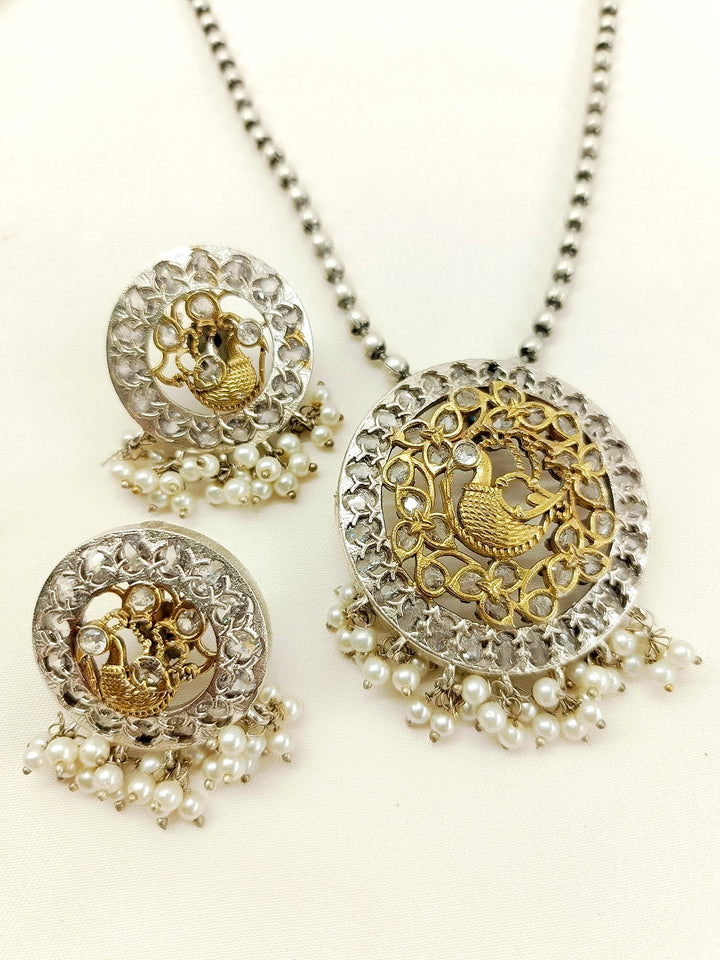 Jael White Oxidized Pendant Set