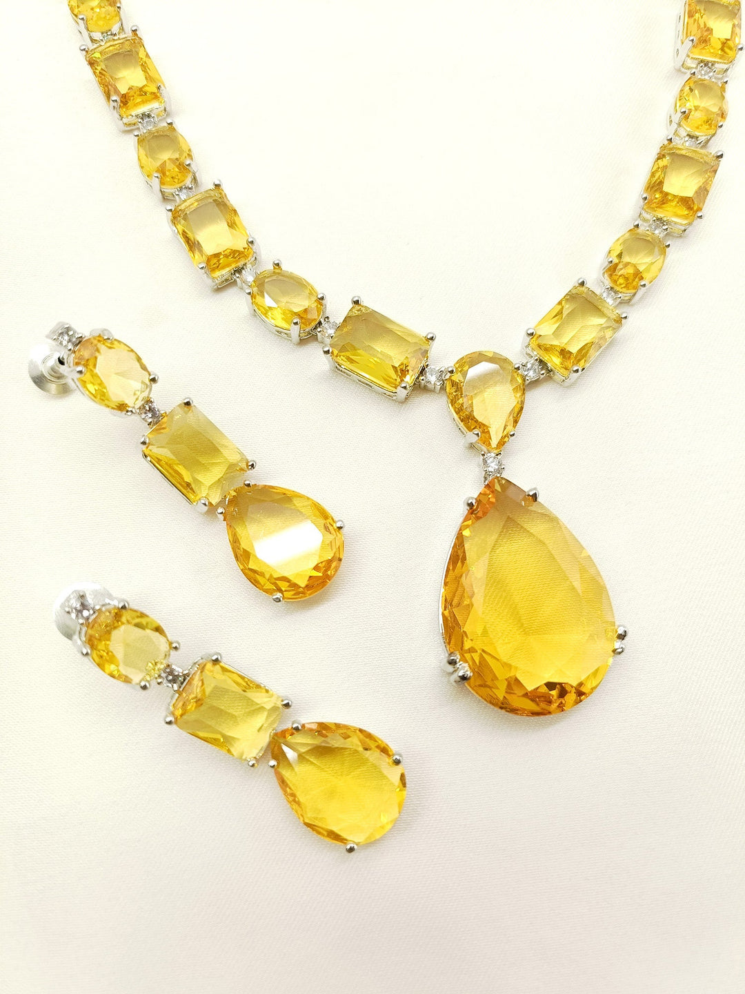 Shishika Yellow Swarovski Stone Necklace Set