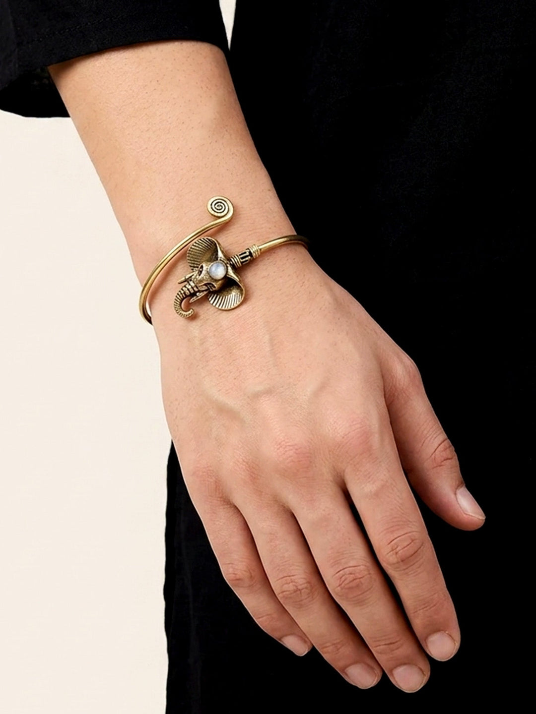 Udant Moonstone Elephant Men&