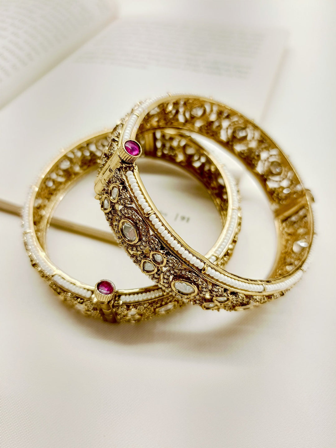 Aabheri White Victorian Bangle