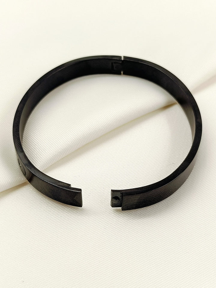 Aarushya Black Minimal Stone Men&