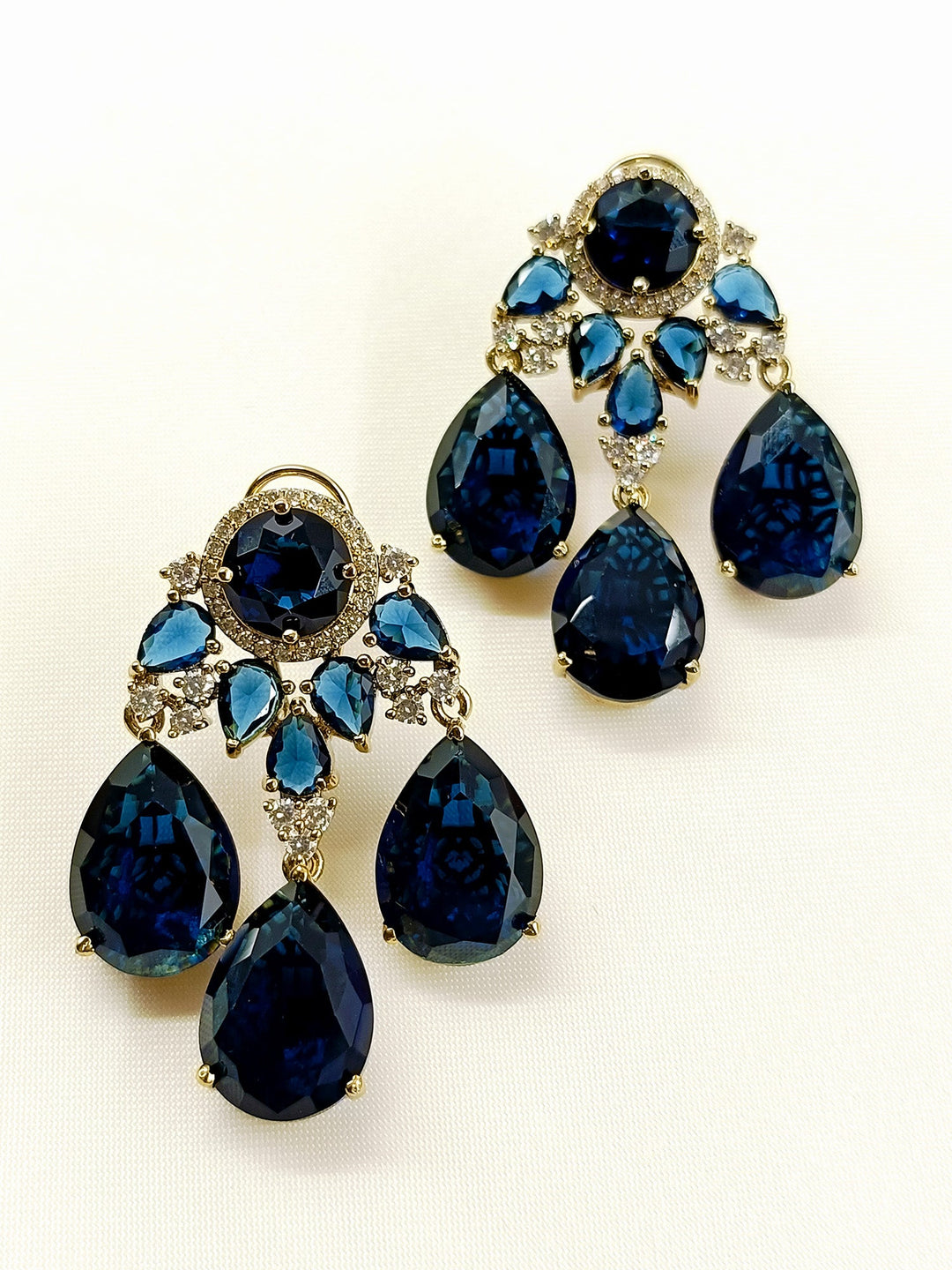 Saina Blue Victorian Earring