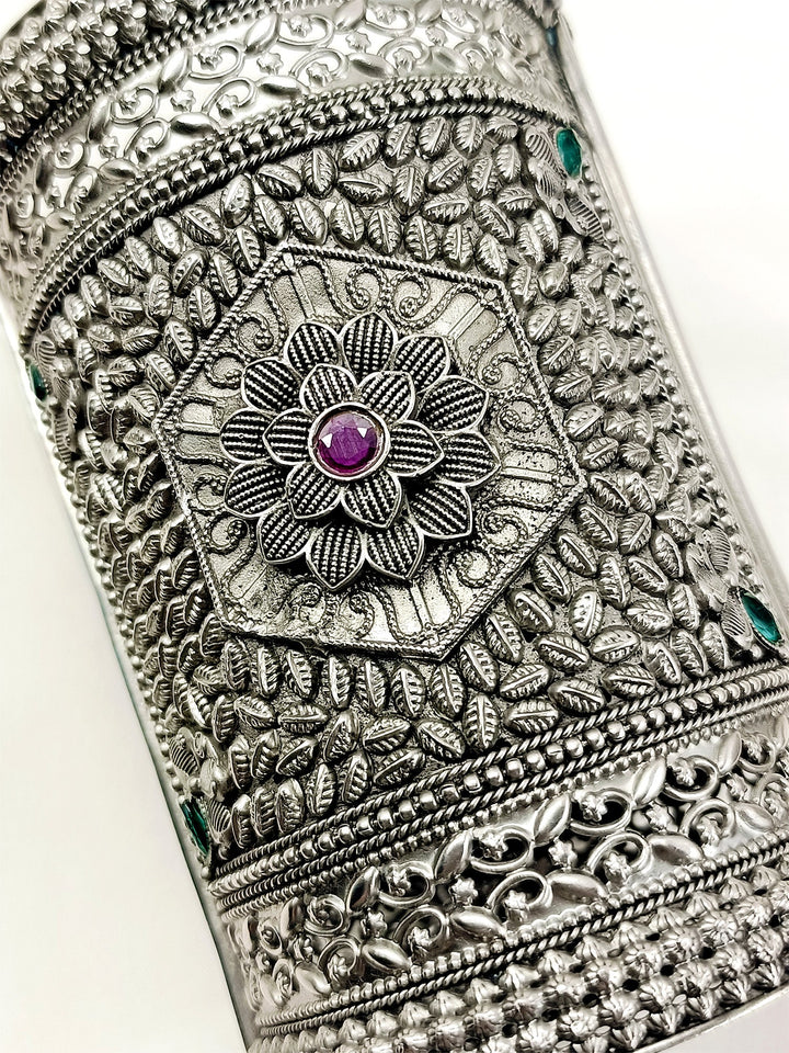 Nivriti R&G Oxidized Kada