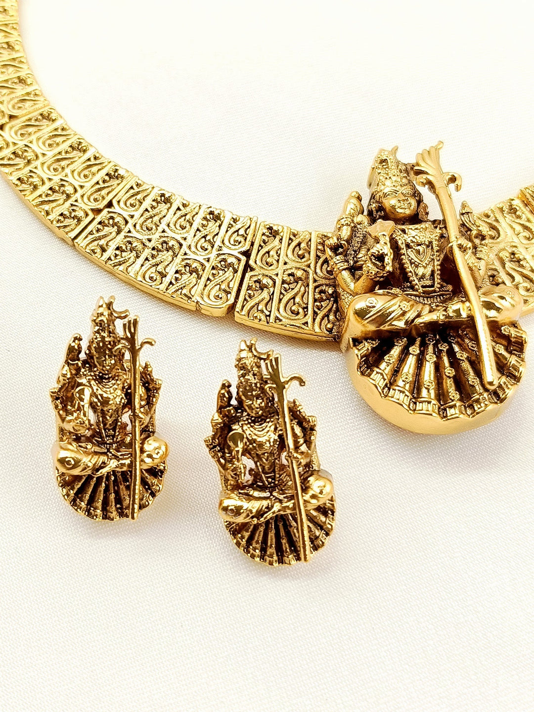 Swaragini Plain Antique Choker Set - Gold Plating Necklace