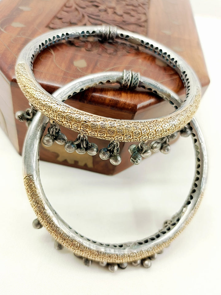 Yuvanya Dual-Tone Oxidized Ghungroo Anklets