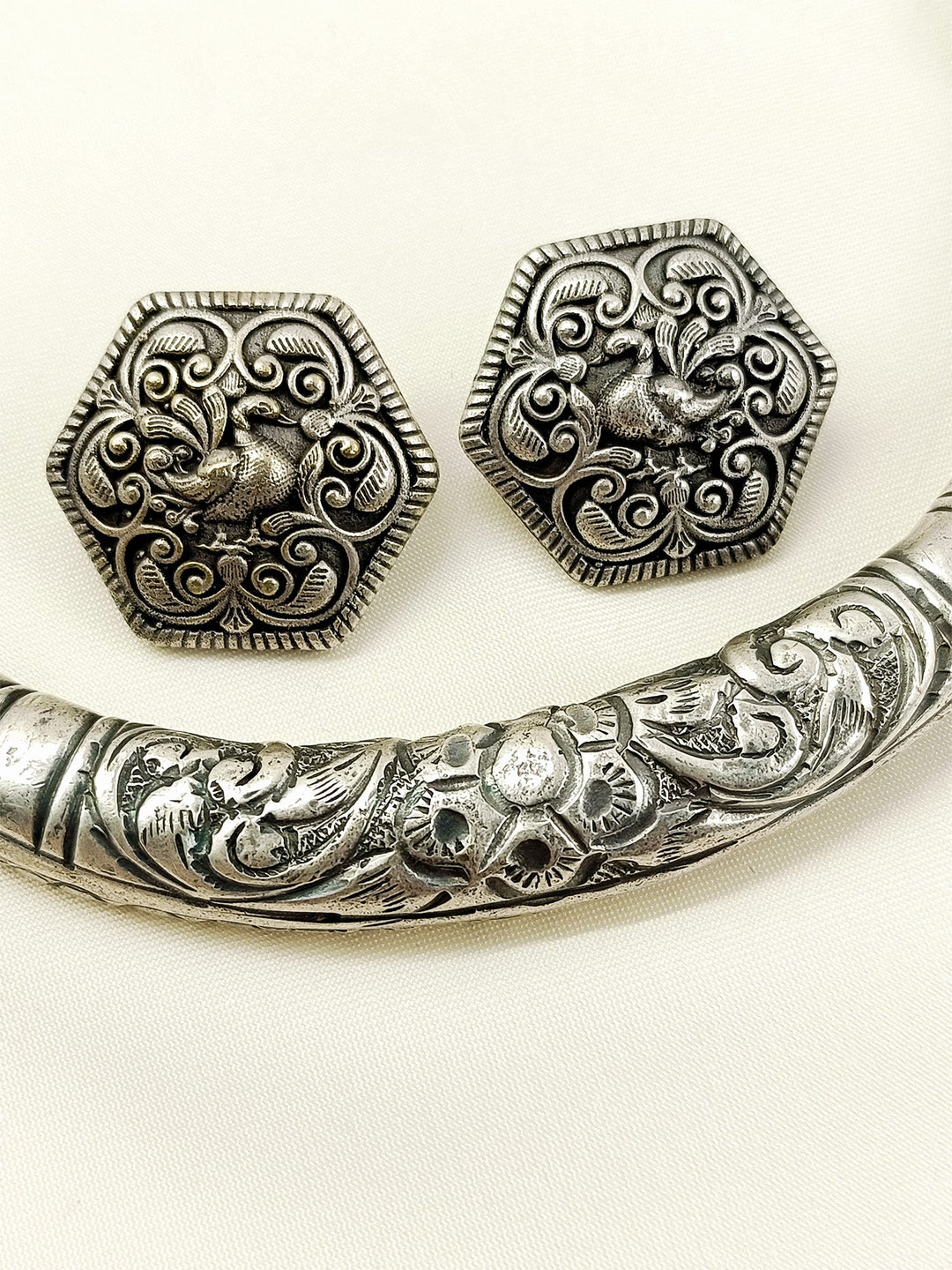 Reet Maroon Tribal Oxidized Hasli Choker Set