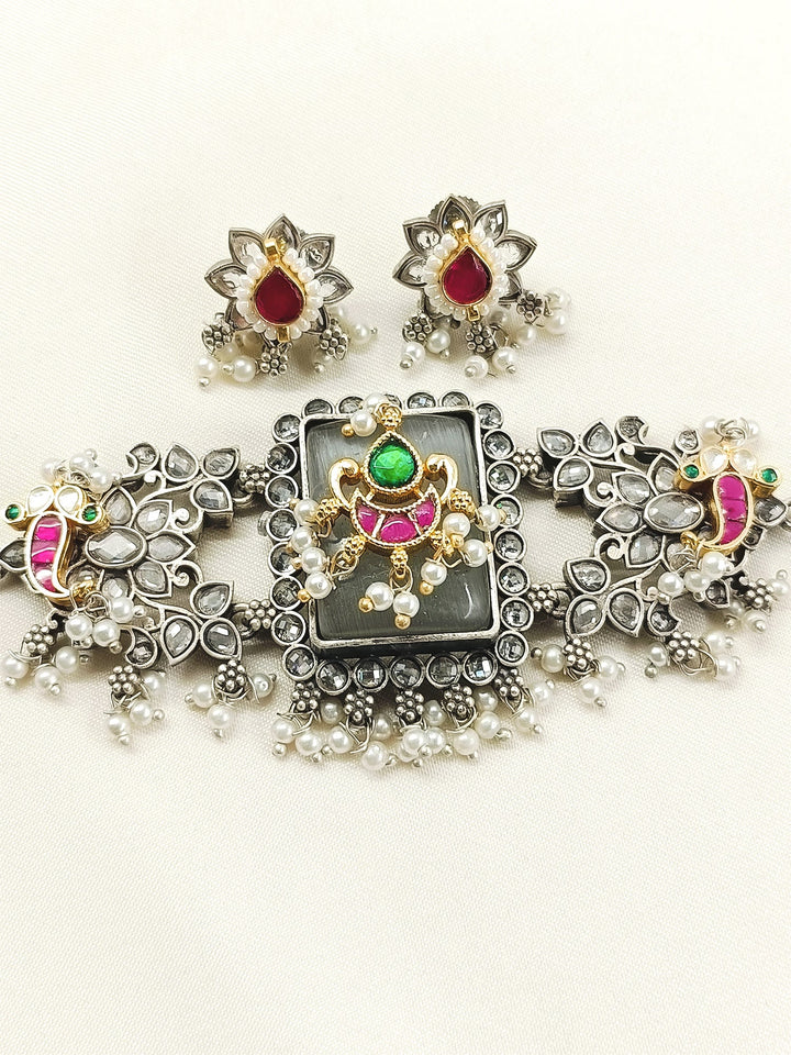 Ishmita Grey Oxidized Choker Set