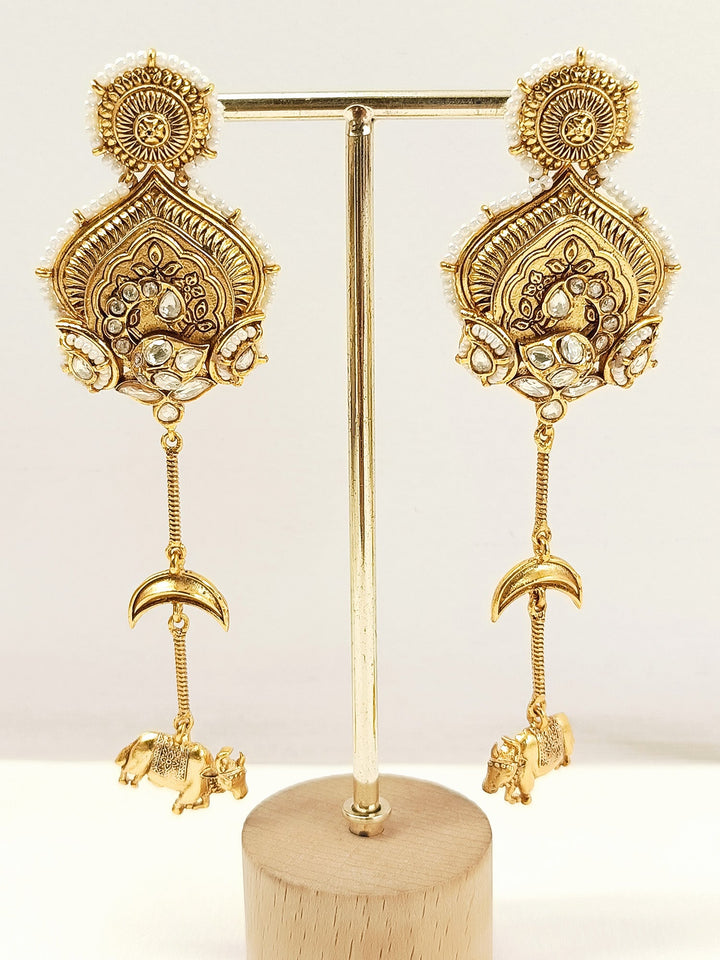 Ishi White Antique Earrings