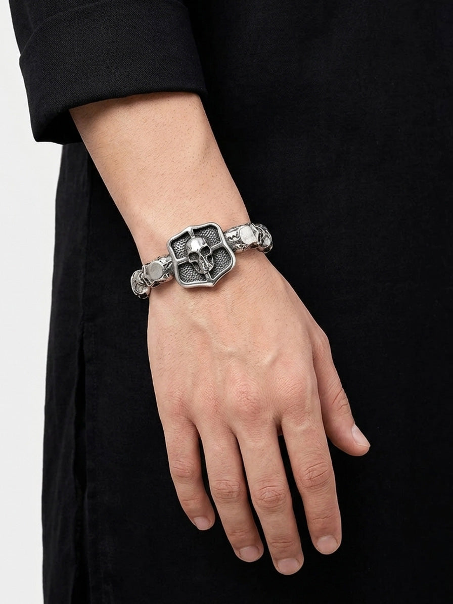 Arin Silver Skull Shield Men&
