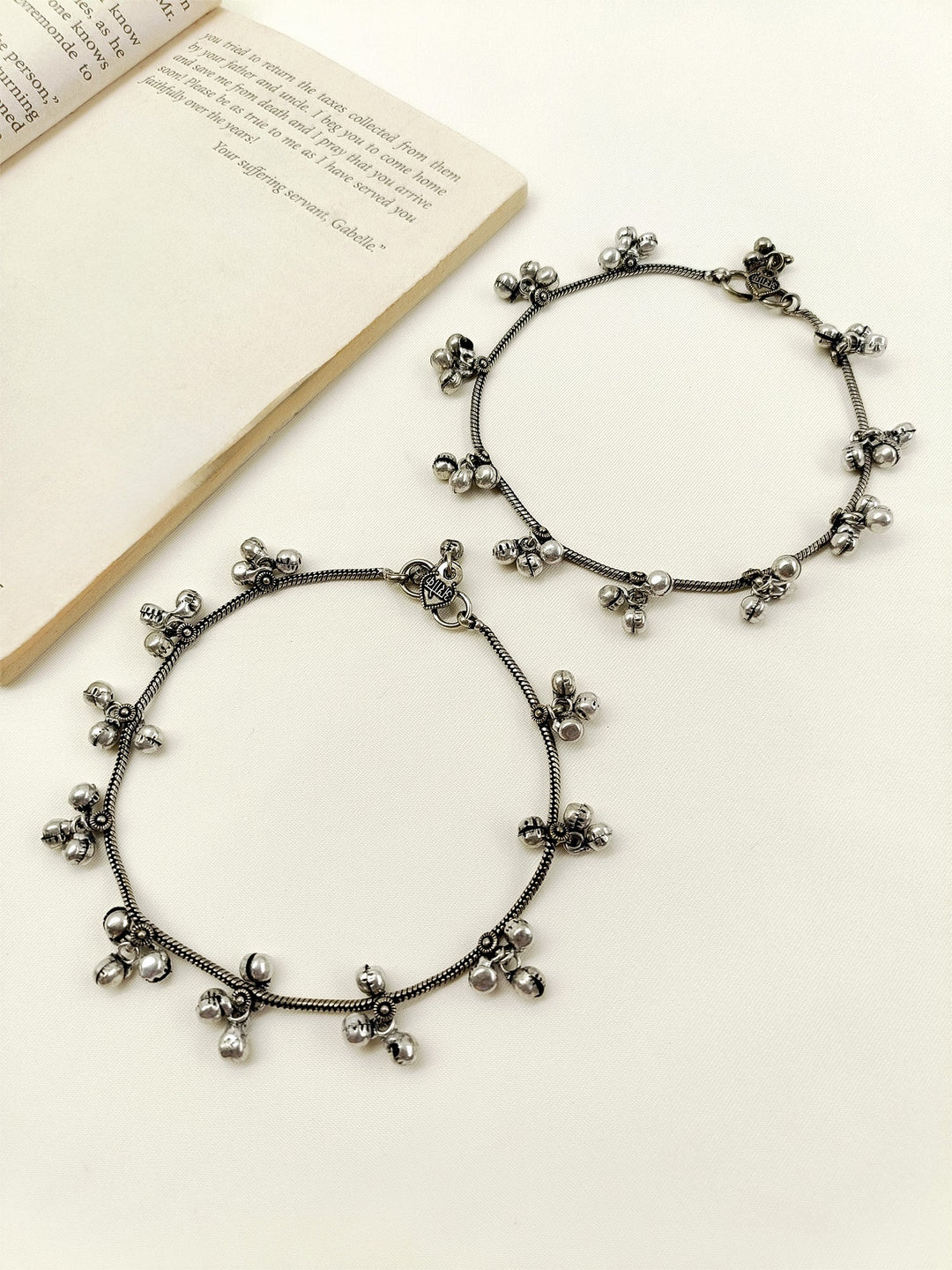 Epshita Plain Oxidized Ghungroo Chain Anklets