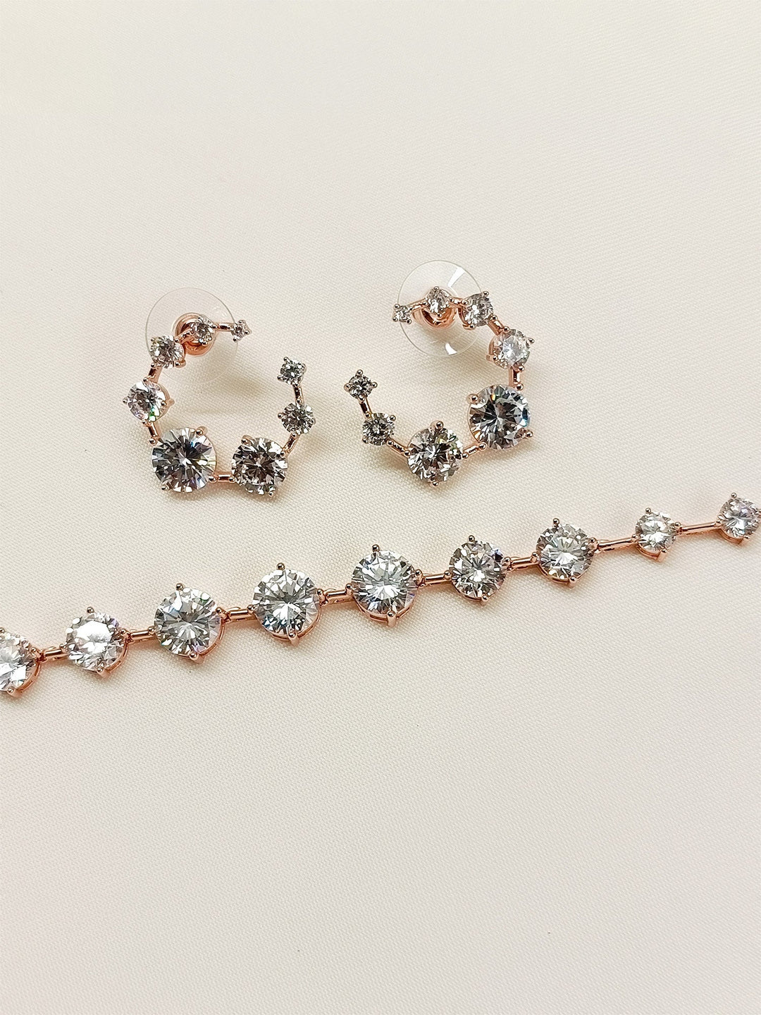 Laney White American Diamomd Necklace Set