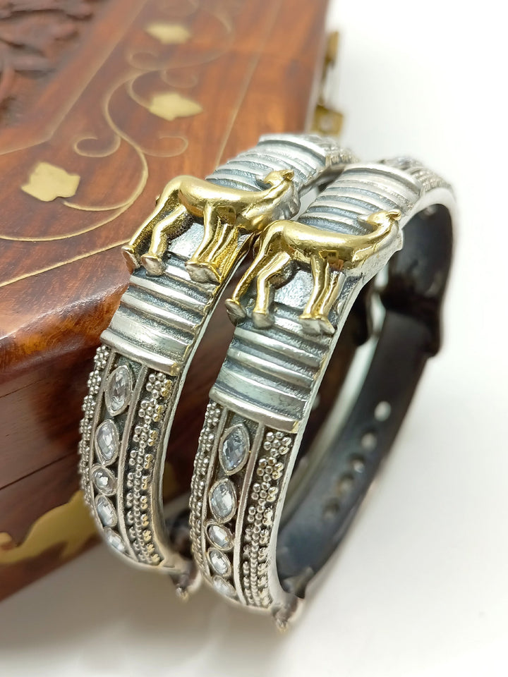 Ranchi White Deer Oxidized Bangle