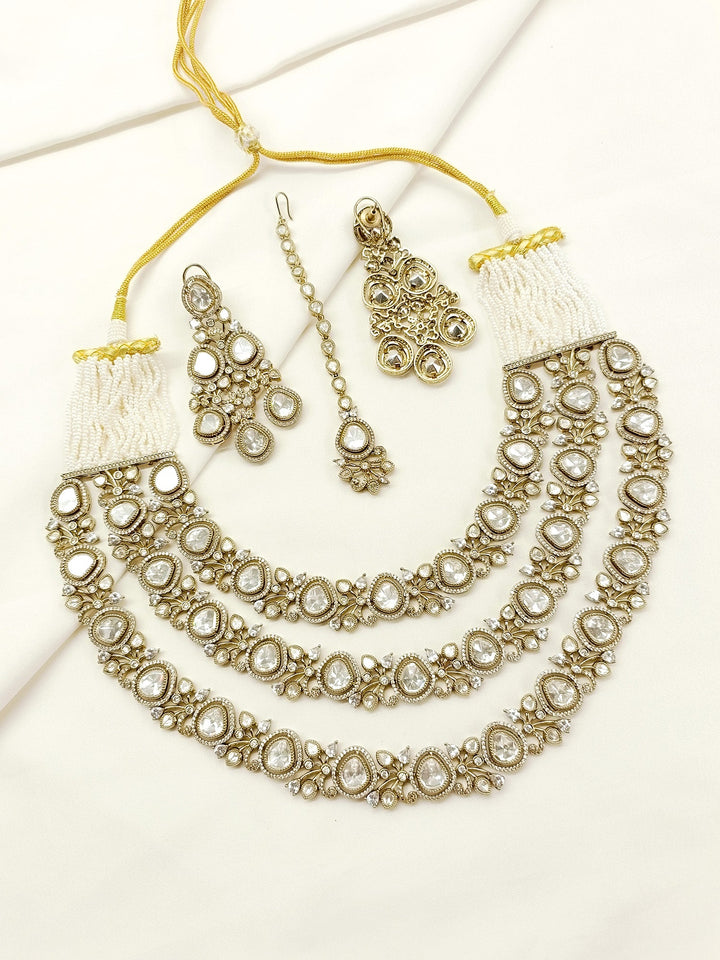 Kaumolika White Victorian Set