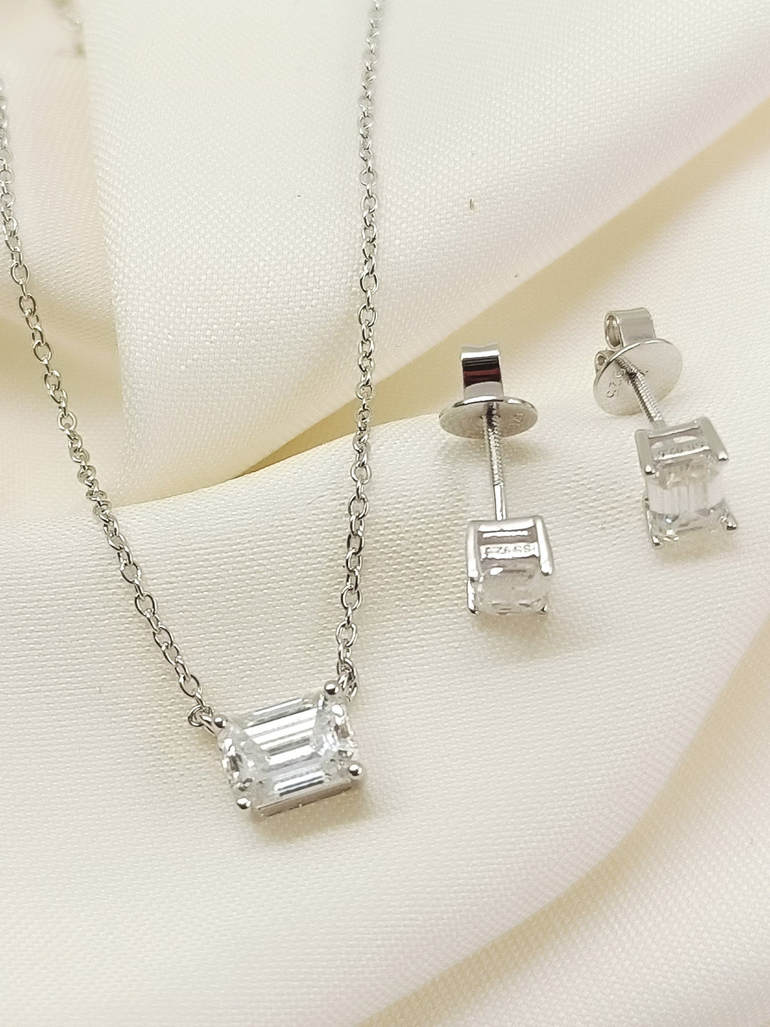 https://cdn.shopify.com/s/files/1/0607/4479/4285/files/3_a09e0bb1-a904-4b09-8832-e3ffd1c305b9.jpg?v=1773307967
