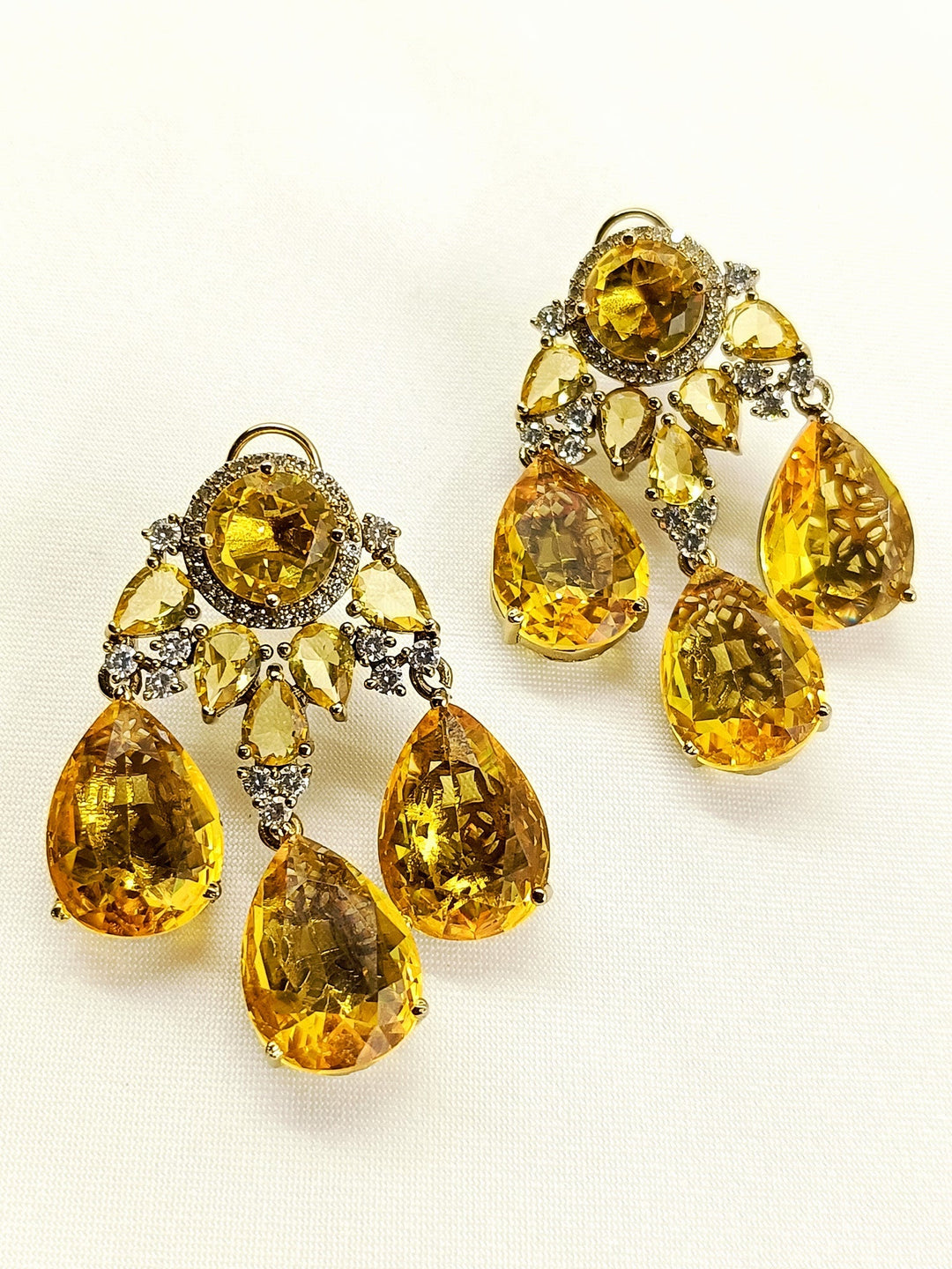 Elea Yellow Victorian Earring - 5 cm Antique Gold Plating