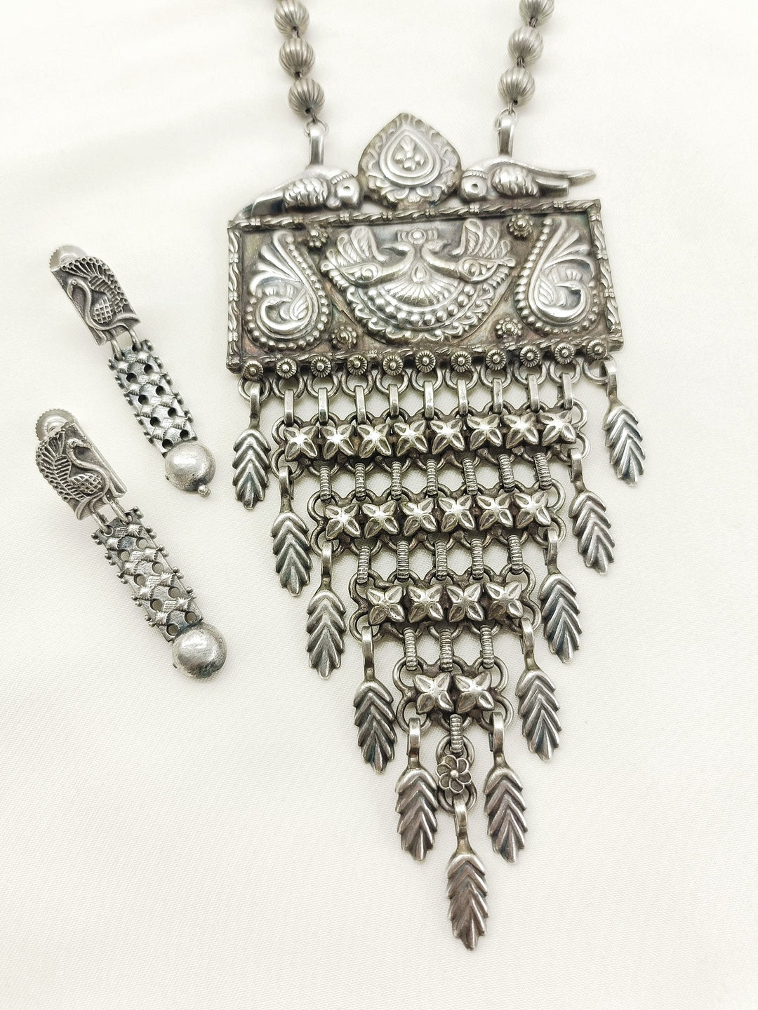 Vinesha Plain Oxidized Necklace Set