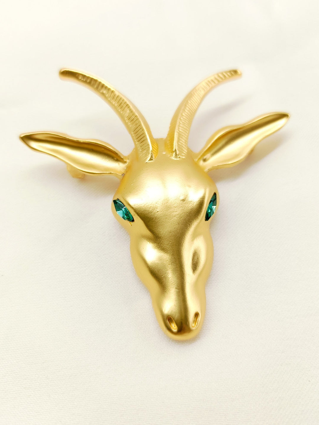 Vihana Deer Men's Brooche