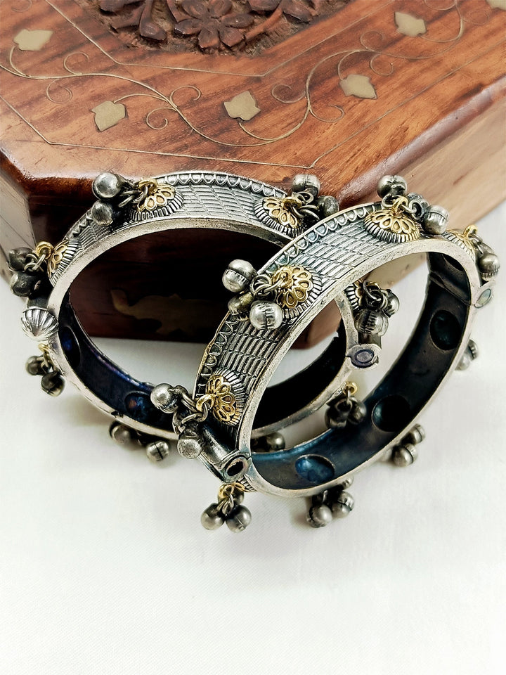 Sameera Dual Tone Oxidized Silver Ghungroo Bangles