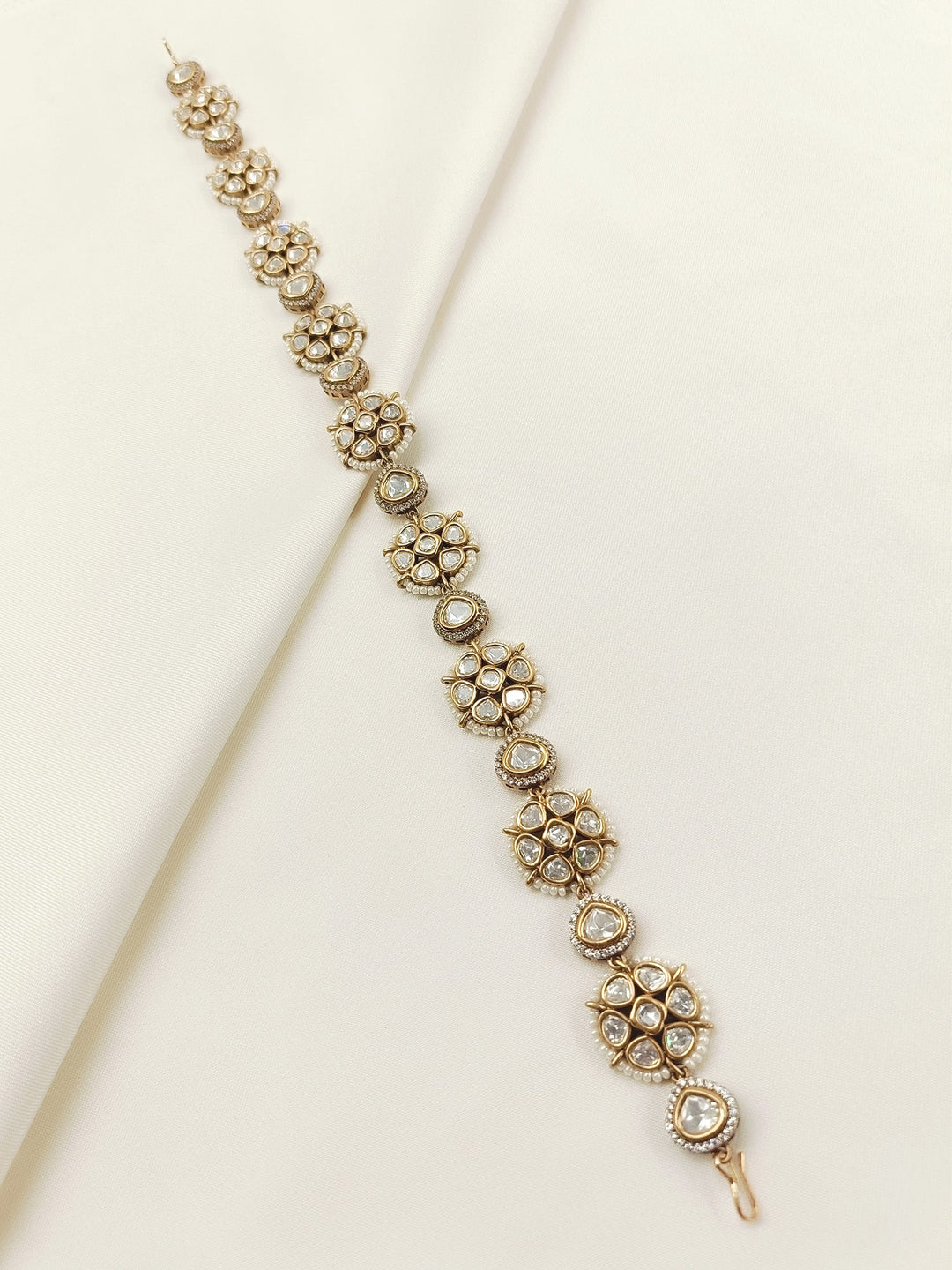 Jigisha White Kundan Sheeshpatti