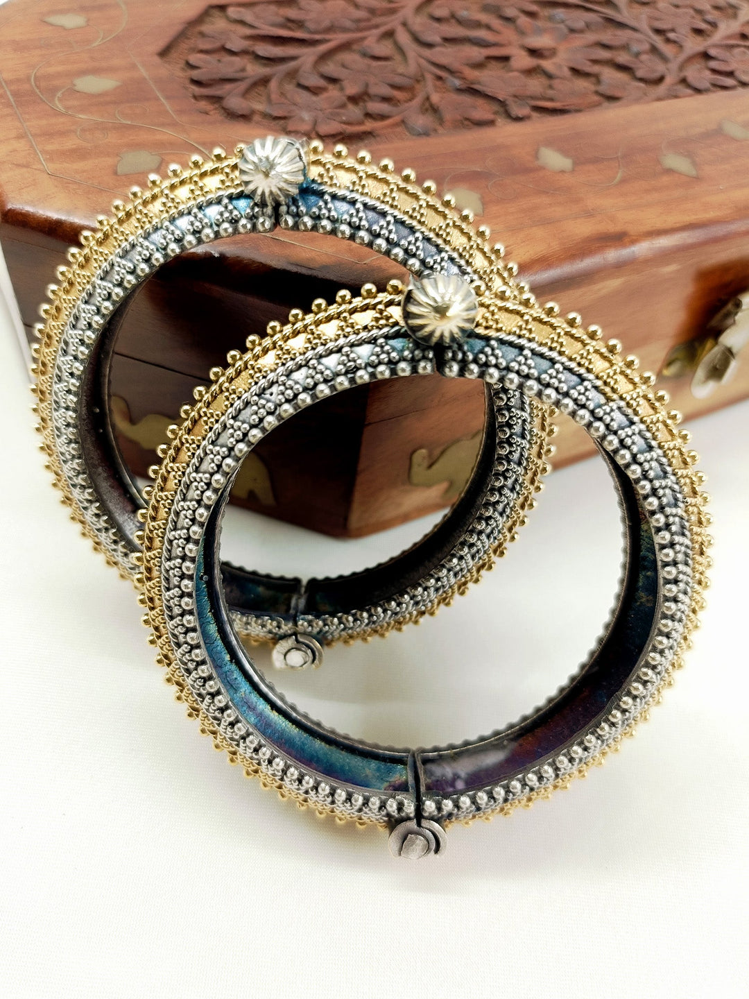 Kanta Dual Tone Oxidized Bangles