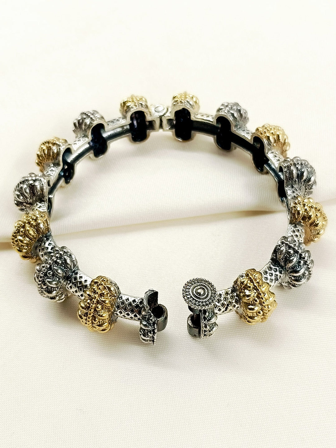 Naina Two Tone Oxidized Kada - 2.6 Openable