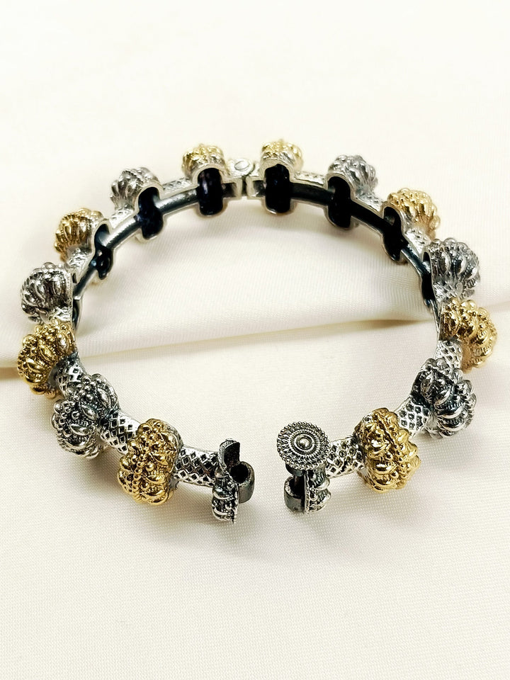 Naina Two Tone Oxidized Kada - 2.6 Openable