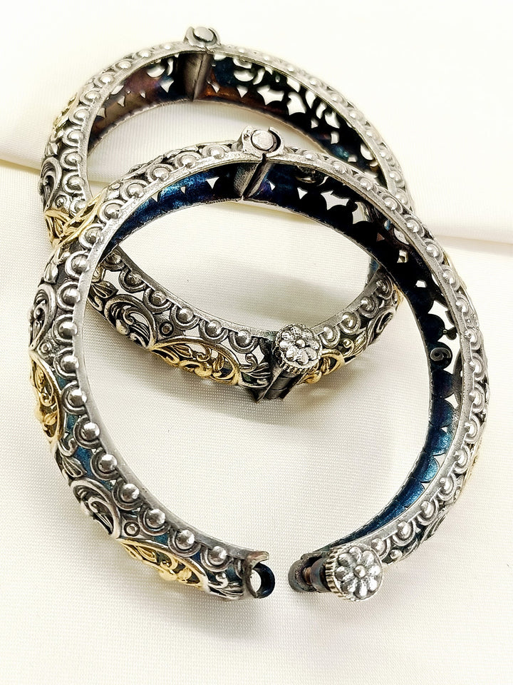 Anjari Dual Tone Oxidized Bangles