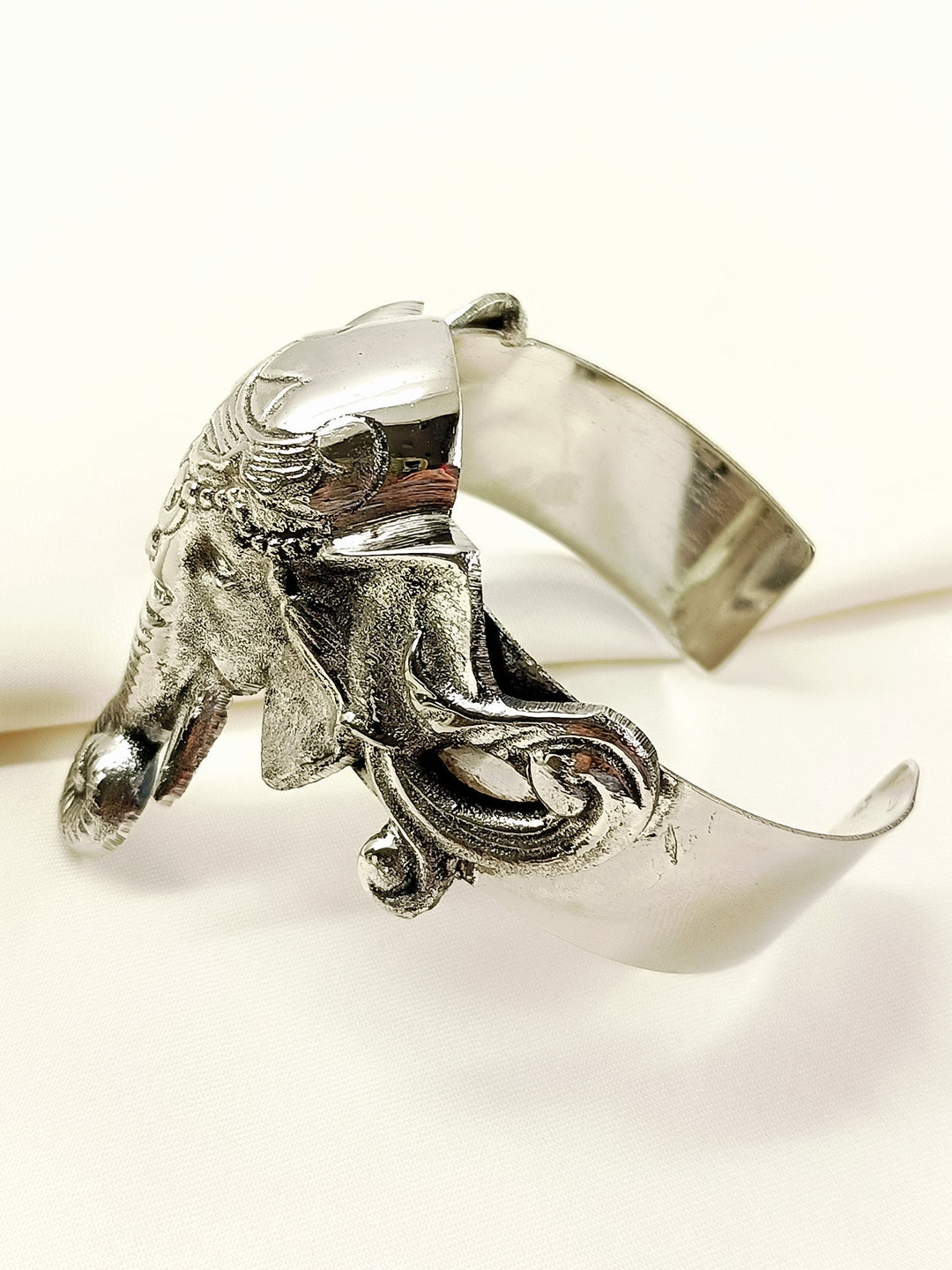 Aayansh Ganesha Silver Men&