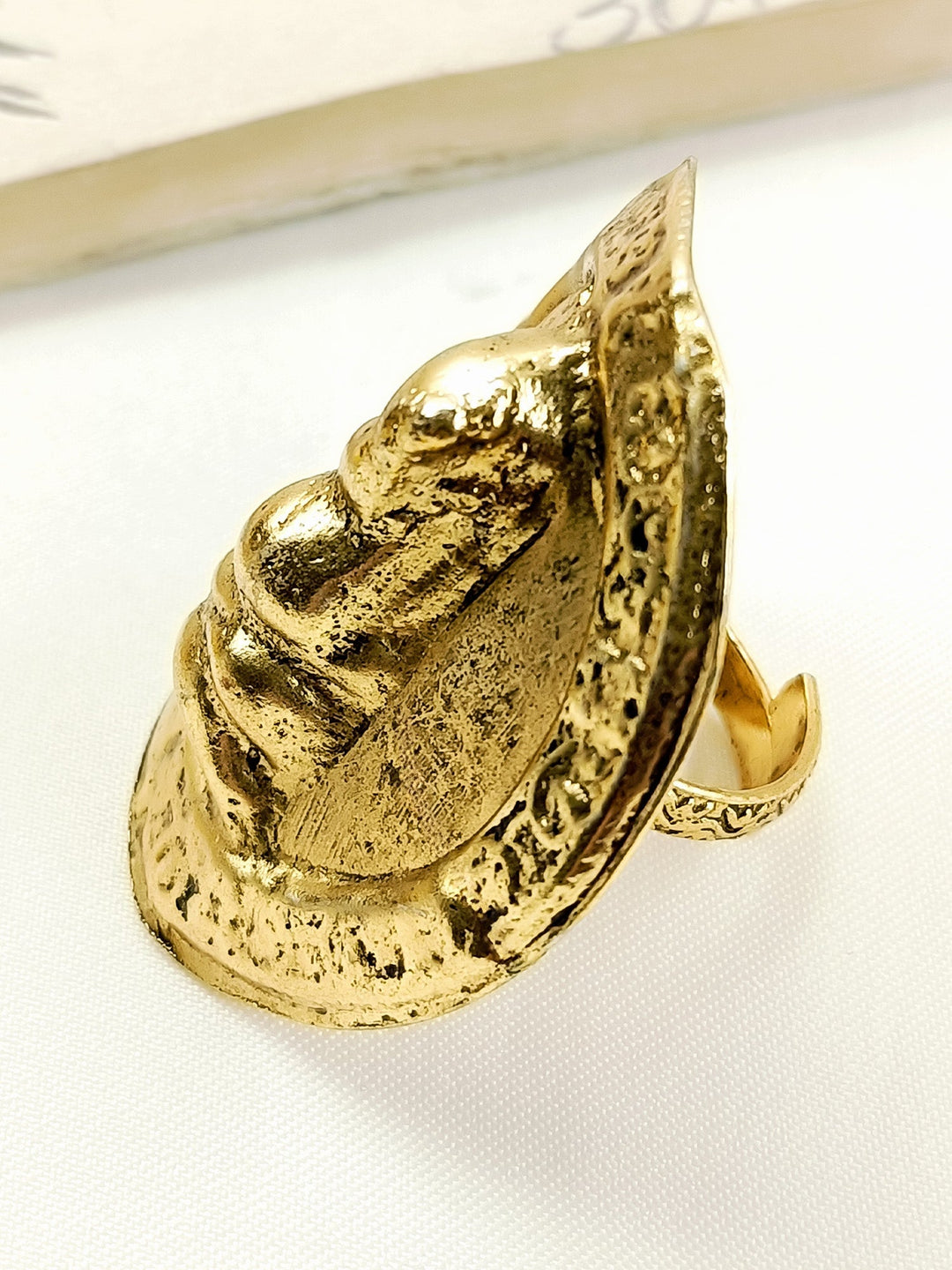 Milan Golden Tribal Men&