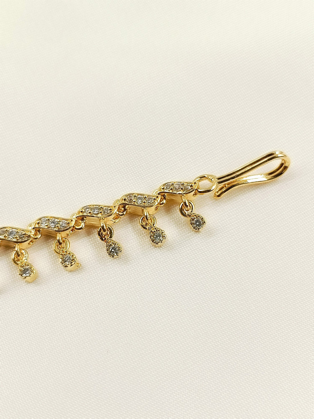 Mariam White AD Diamond Chain Nath
