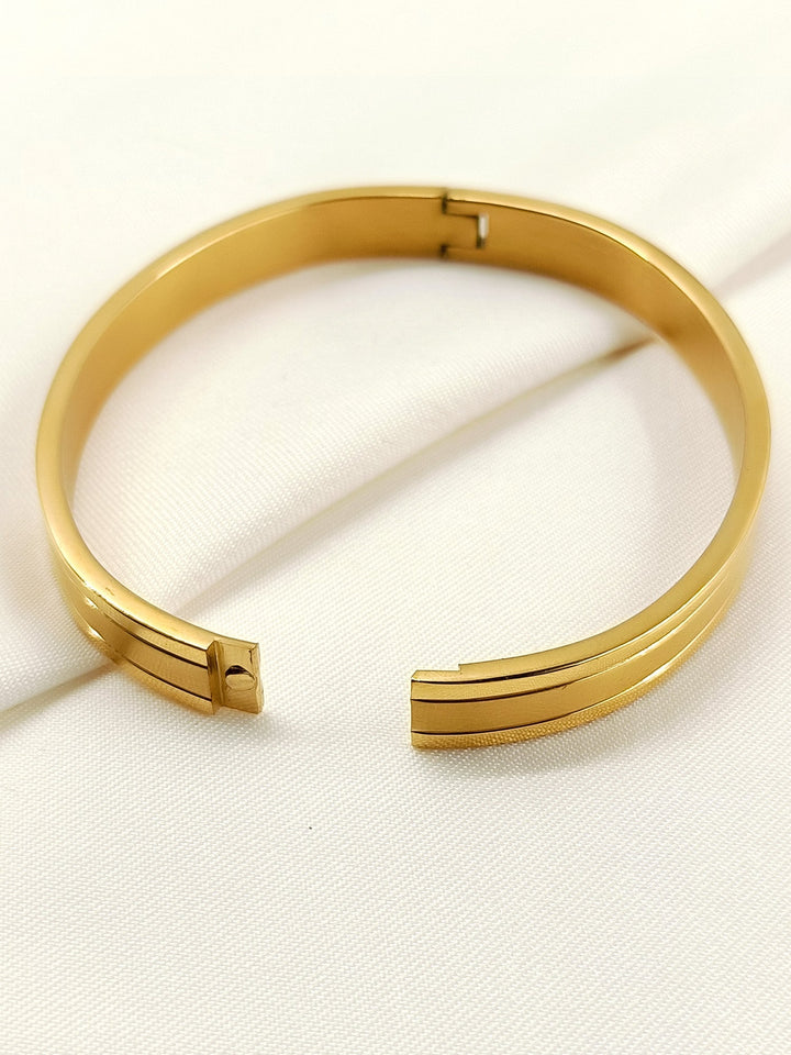 Amrit Golden Minimal Dual-Finish Kada Men&