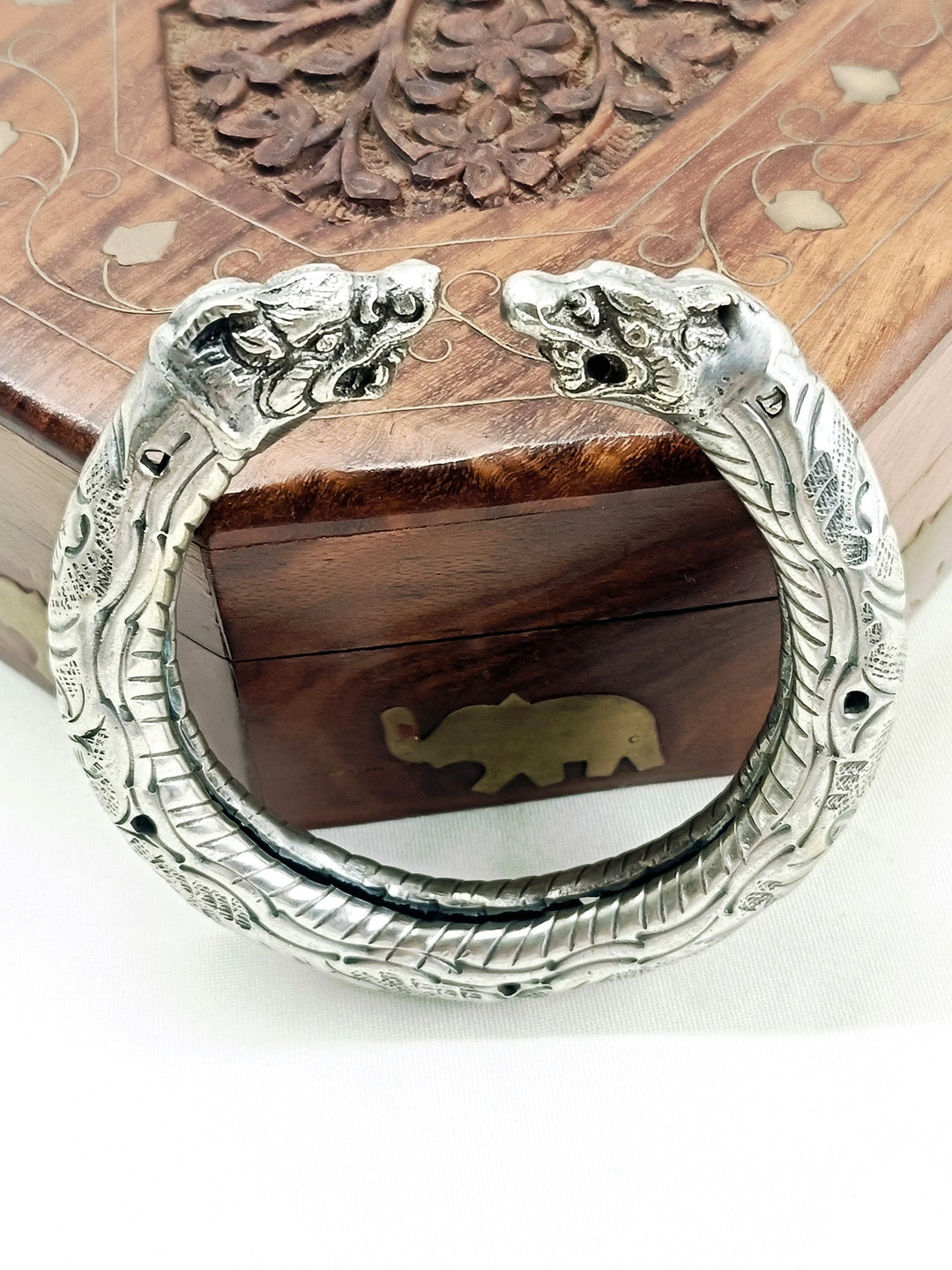 Kalp Plain Oxidized Silver Lion Men&