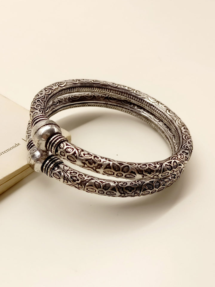 Celina Heaven Oxidized Silver Bangle