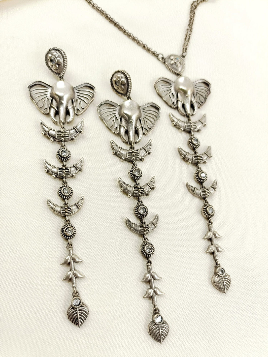 Ghazal White Oxidized Pendant Set