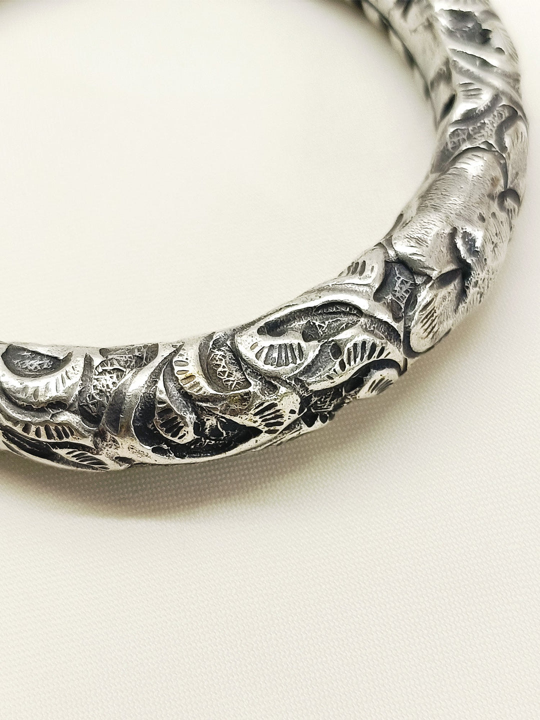 Yogi Heritage Oxidized Carved Men&