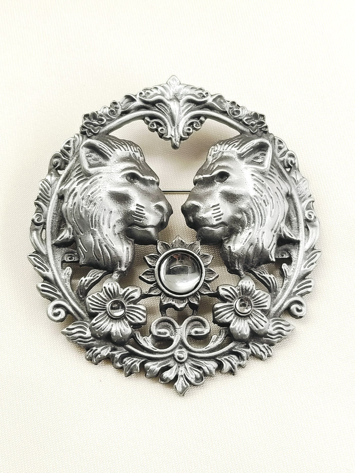 Parthiv Grey Lion Men's Brooch