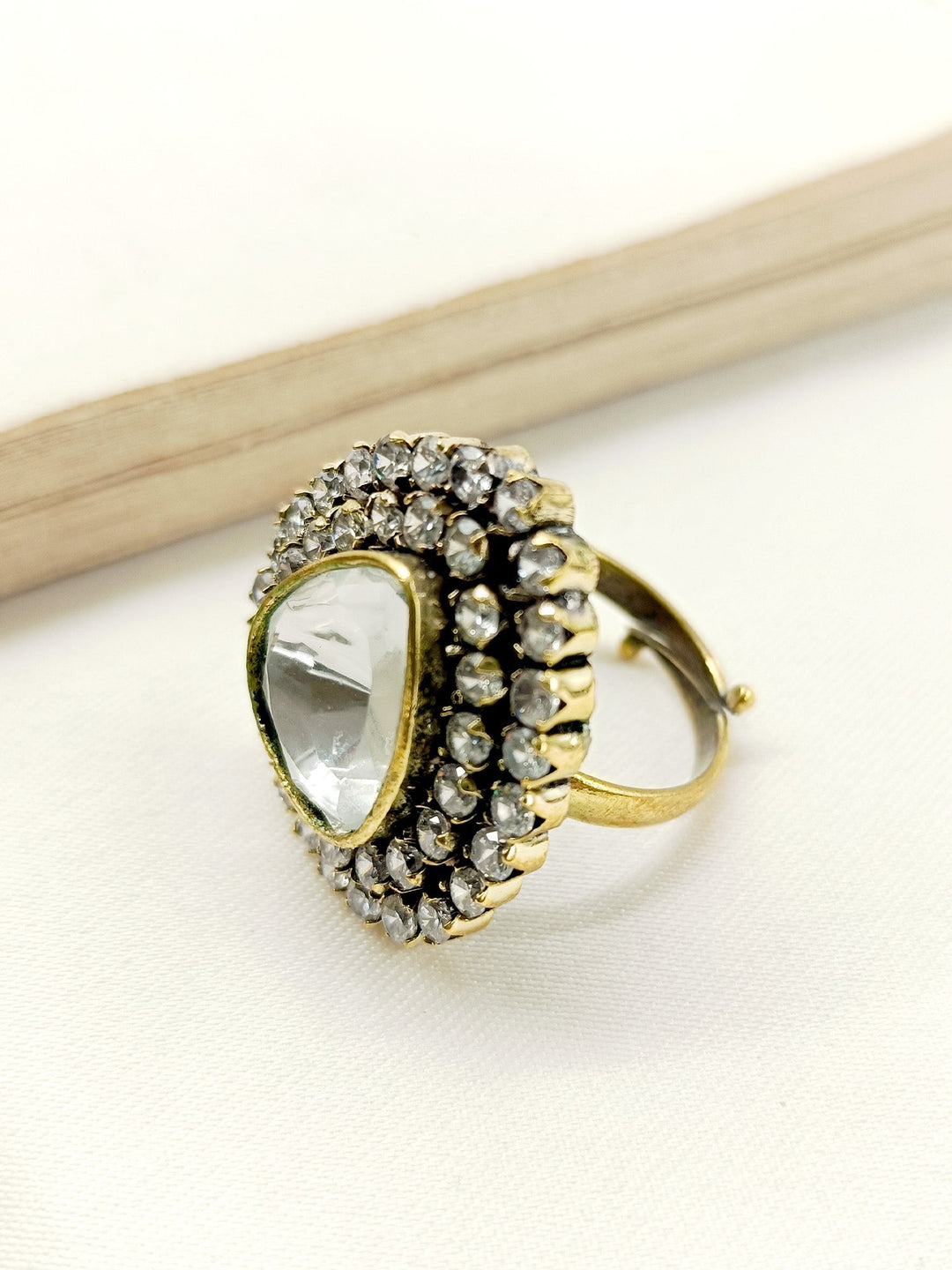 Aarachi White Victorian Finger Ring