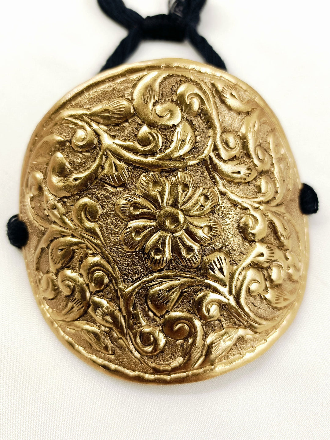 Himanshu Golden Oxidized Floral Carved Men's Bajubandh