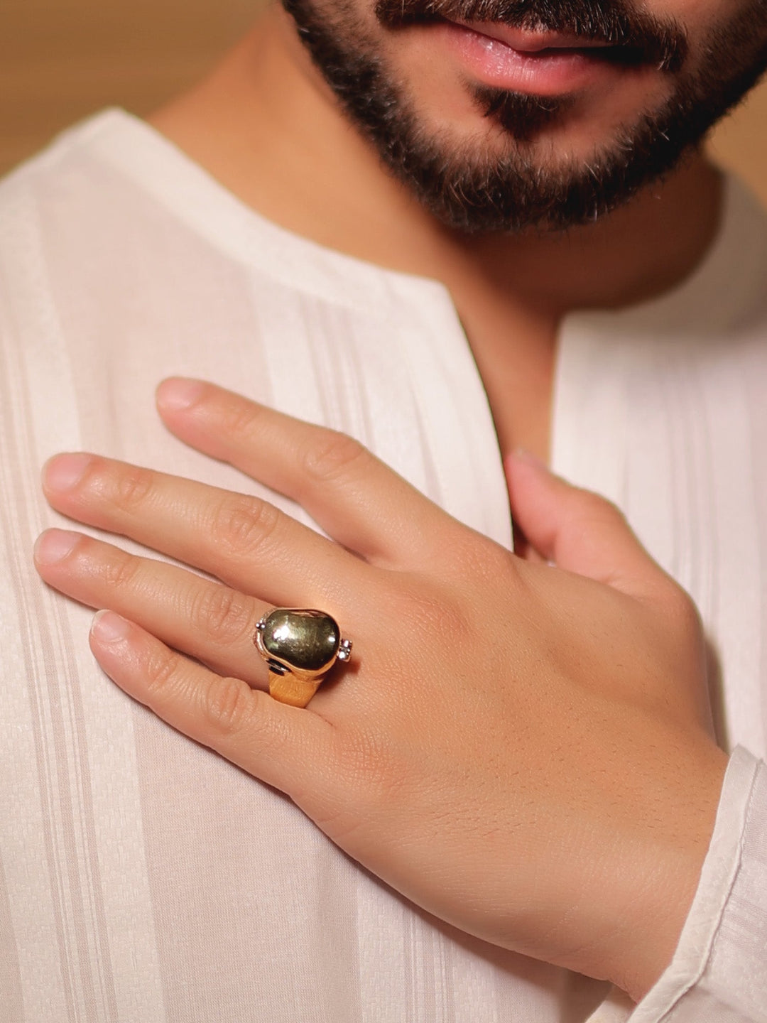 Adahat Golden Men's Finger Ring