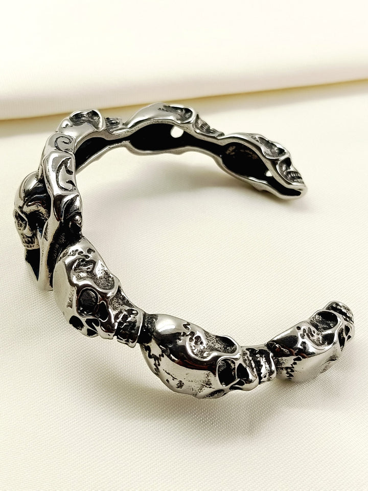 Arin Silver Skull Shield Men&