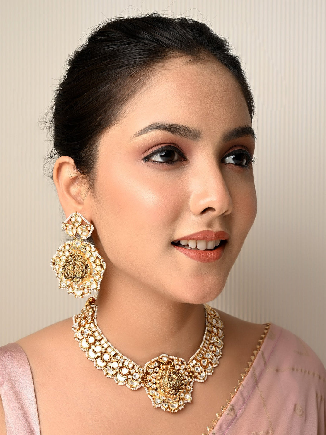 Aamaal Kundan Necklace Set