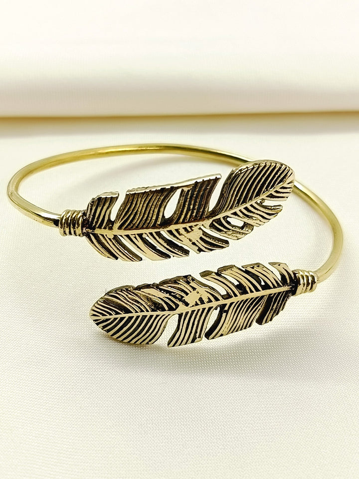 Neel Golden Twin Feather Men&