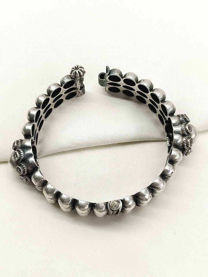 Pradayini Plain Oxidized Kada