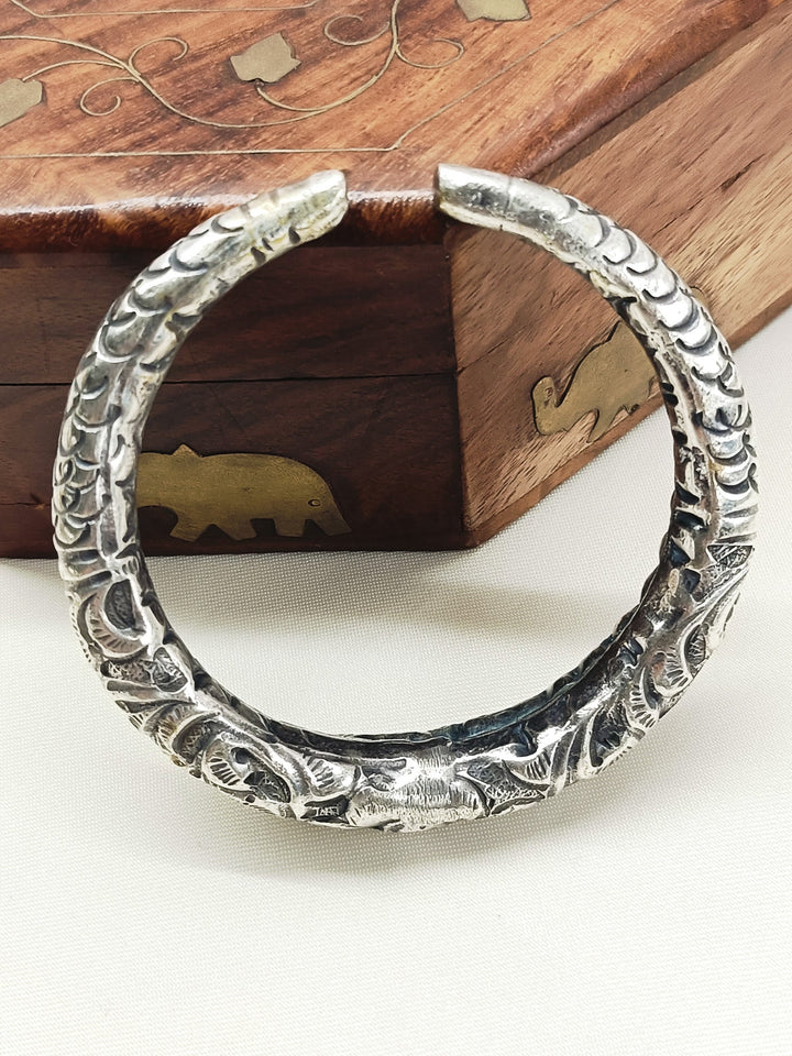 Yogi Heritage Oxidized Carved Men&