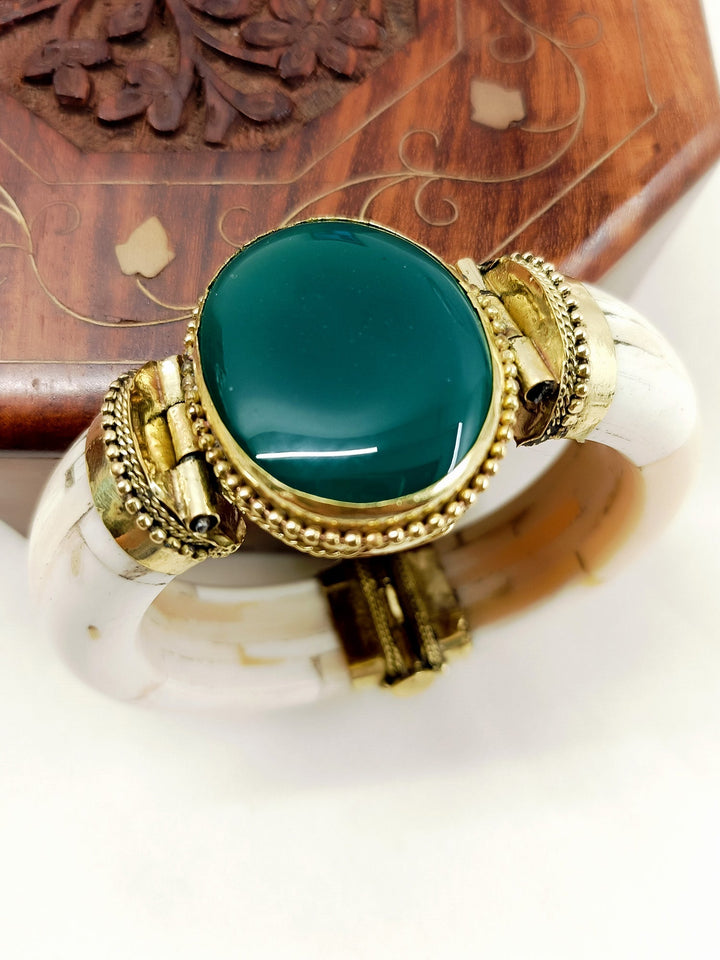 Vrnav Men’s Royal Green Onyx Stone Bone Bracelet - Hinged