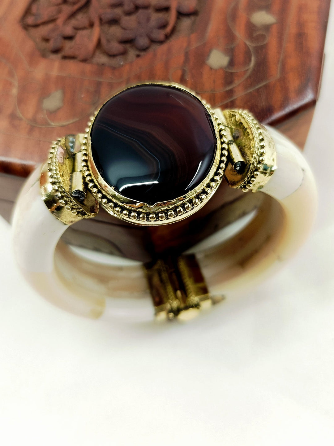 Om Brown Men’s Royal Agate Stone Bone Bracelet - Men&