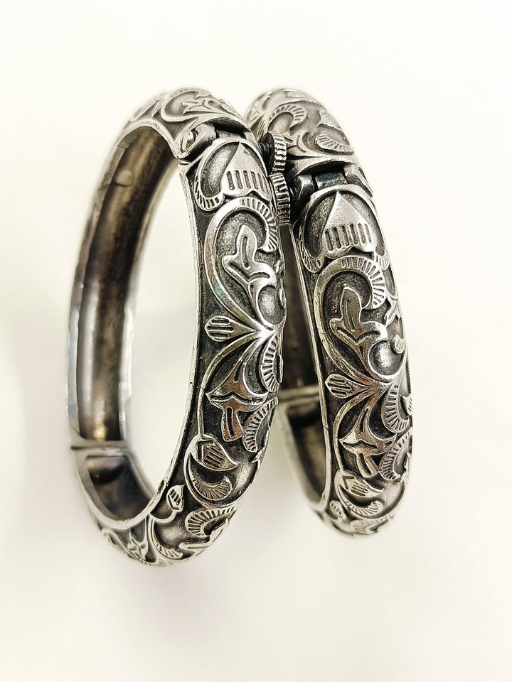 Tasmeera Silver Leaf Oxidized Bangles