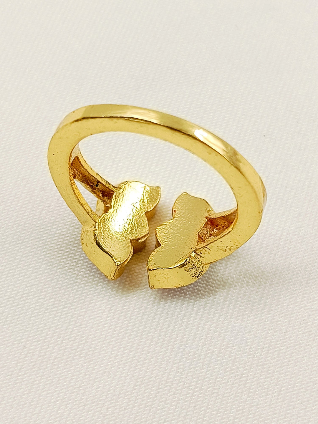 Shrutima R & G Kundan Finger Ring