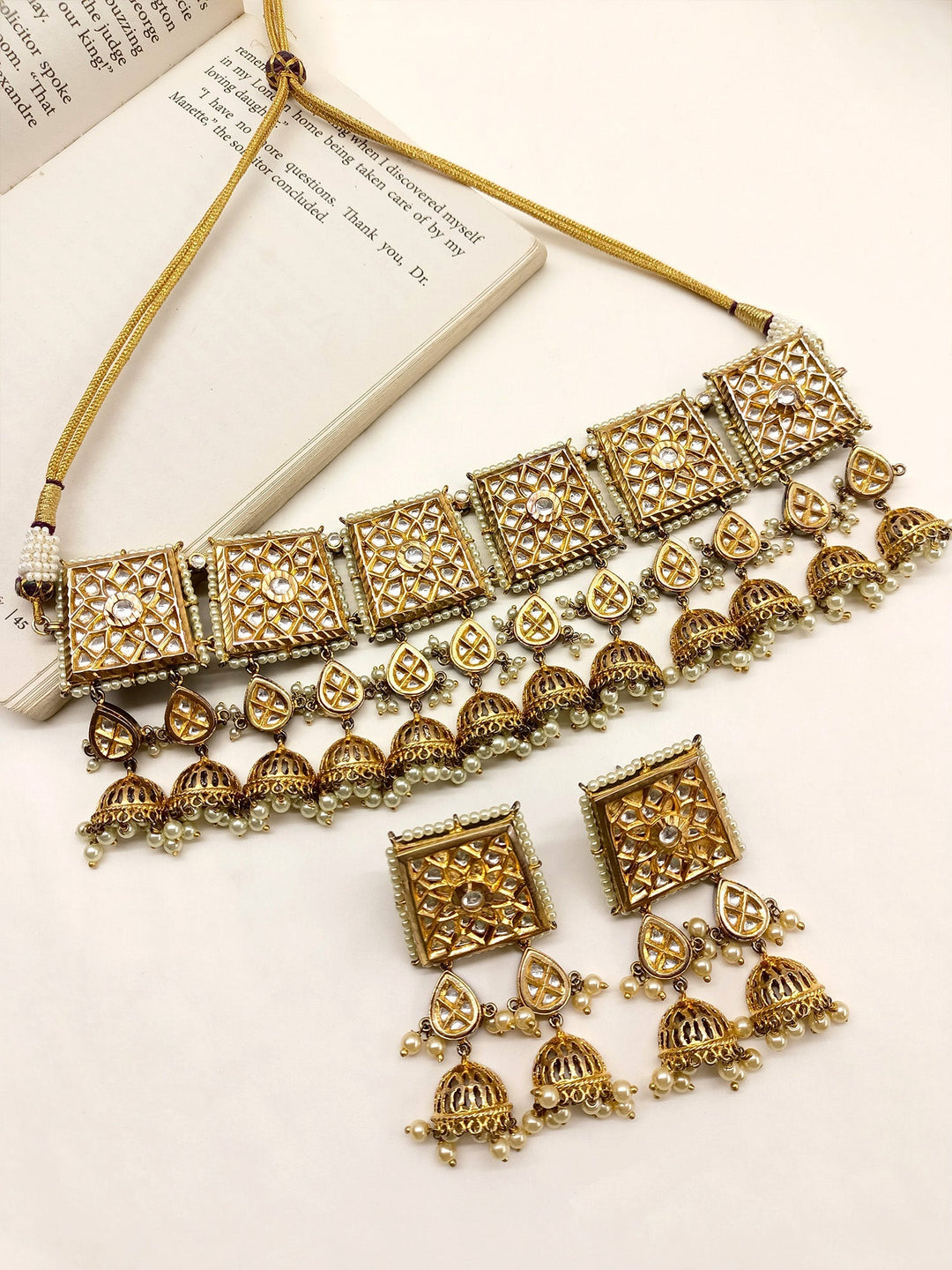 Malavika Kundan Choker Set