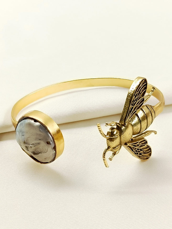 Sourya Apis Baroque Pearl Bee Men's Bracelet